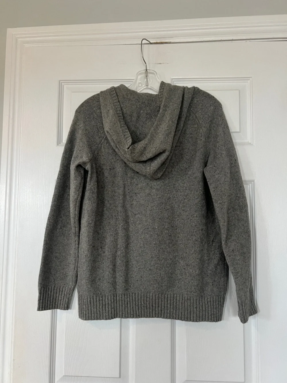 Patagonia Men's Heather Gray Hooded Henley Sweater - Picture 5 of 5